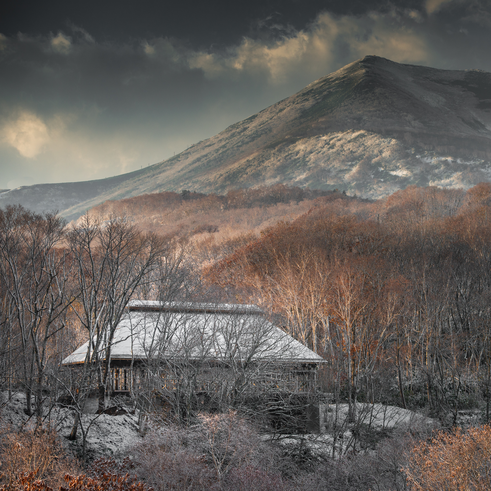 Shiguchi - Luxury ski hotel gallery image 24 showing alpine architecture, interior design, or mountain views