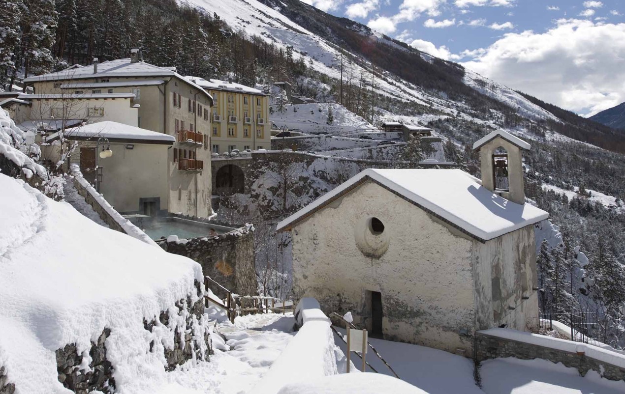 Eden Hotel - Luxury ski hotel gallery image 6 showing alpine architecture, interior design, or mountain views