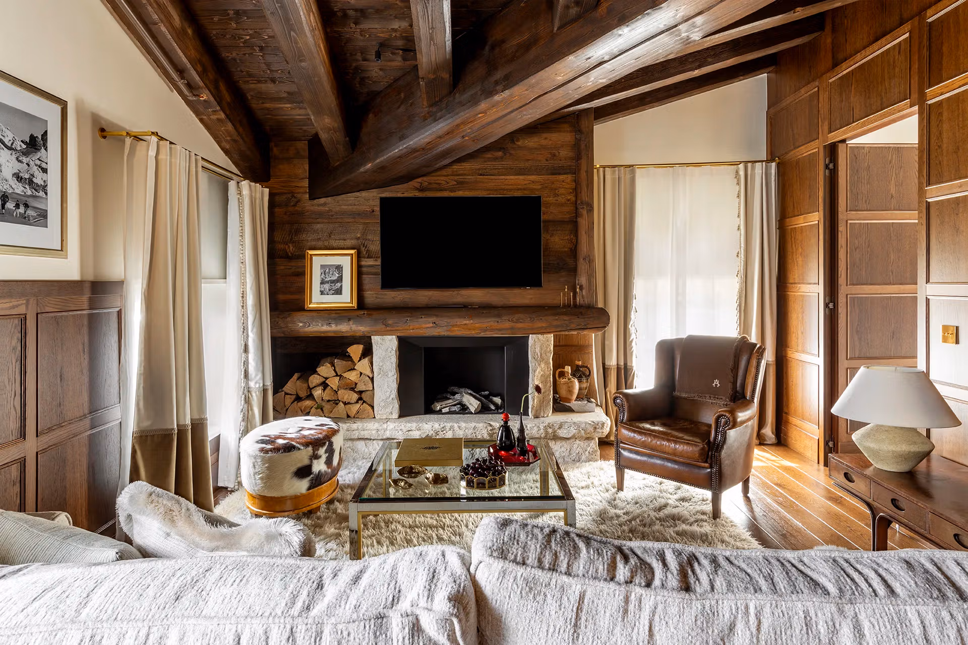 Ancora Cortina - Luxury ski hotel gallery image 9 showing alpine architecture, interior design, or mountain views