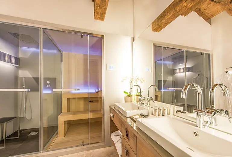 Boutique Hotel Matthiol - Luxury ski hotel gallery image 14 showing alpine architecture, interior design, or mountain views