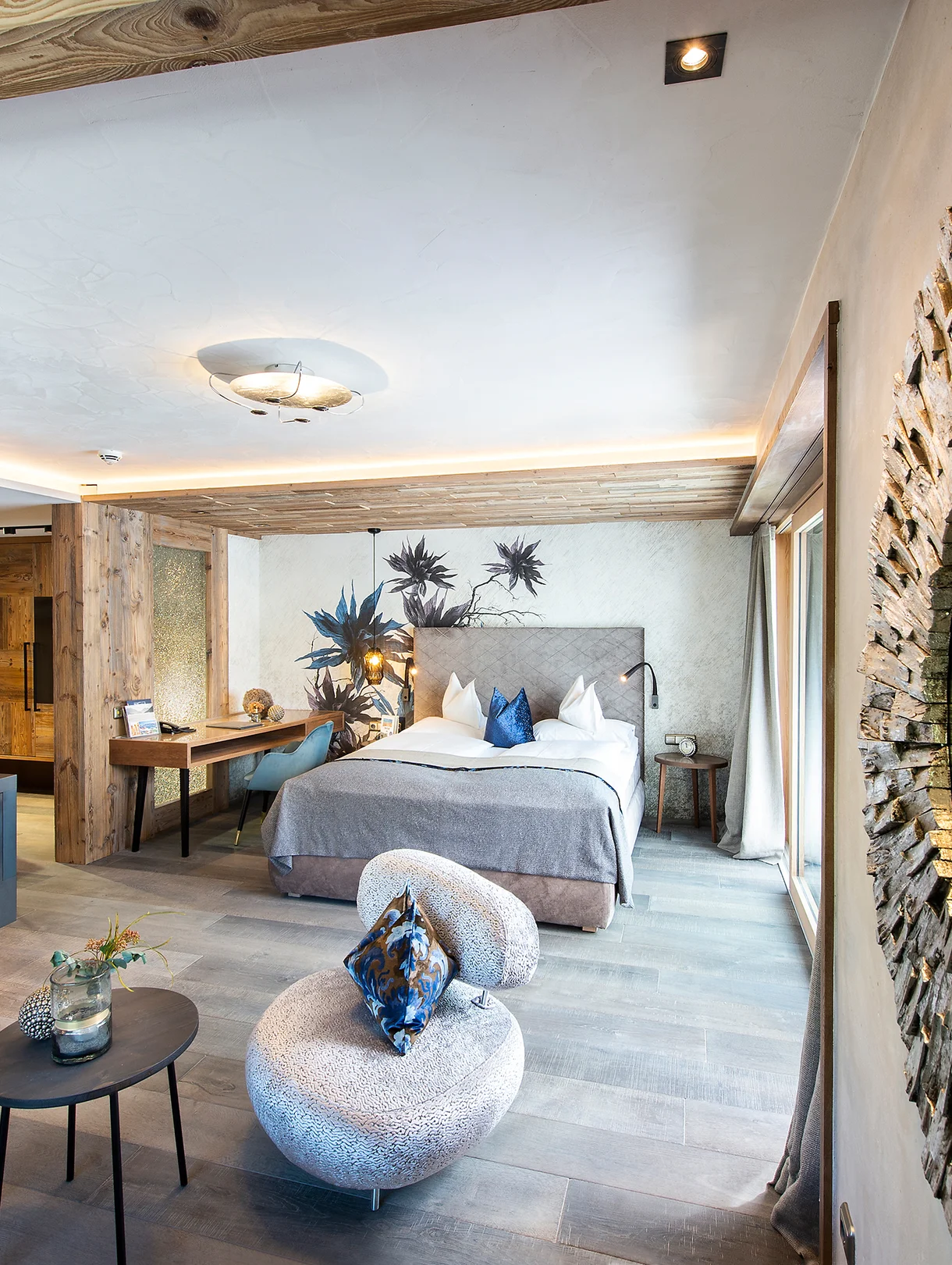 Hotel Alpin Spa Tuxerhof - Luxury ski hotel gallery image 10 showing alpine architecture, interior design, or mountain views