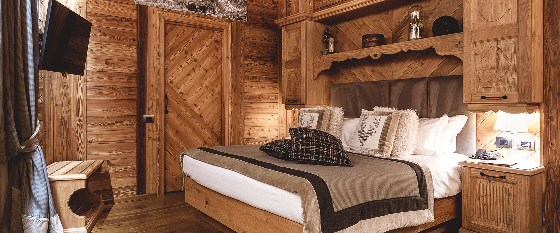 Fiocco di Neve Relais & Spa - Luxury ski hotel gallery image 27 showing alpine architecture, interior design, or mountain views