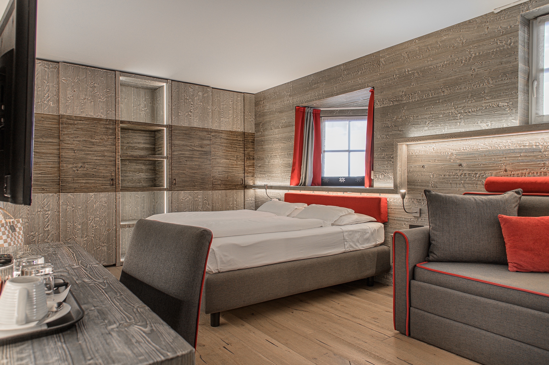 Biohotel Hermitage - Luxury ski hotel gallery image 20 showing alpine architecture, interior design, or mountain views