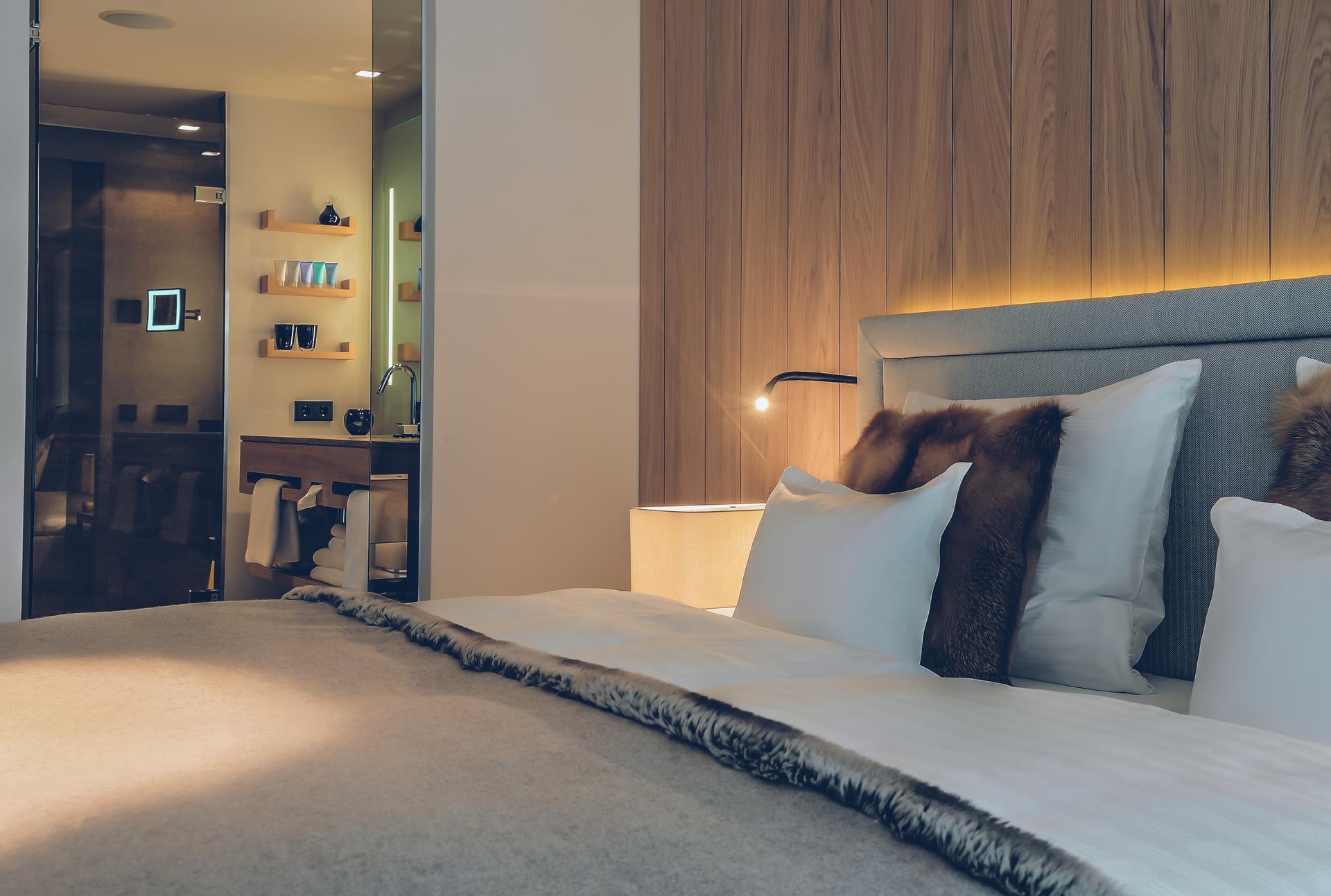 Elizabeth Arthotel - Luxury ski hotel gallery image 23 showing alpine architecture, interior design, or mountain views