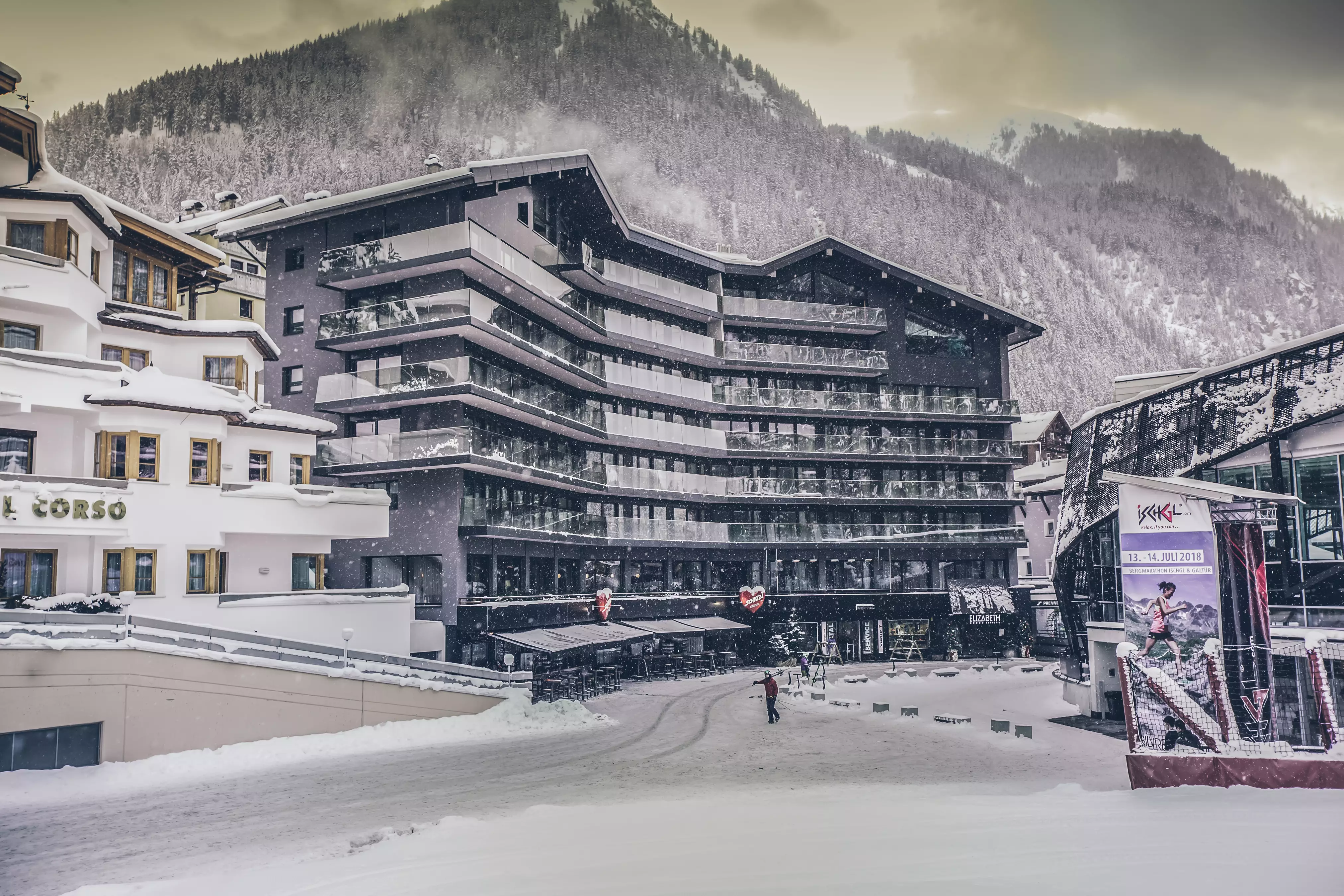 Elizabeth Arthotel - Luxury ski hotel gallery image 17 showing alpine architecture, interior design, or mountain views