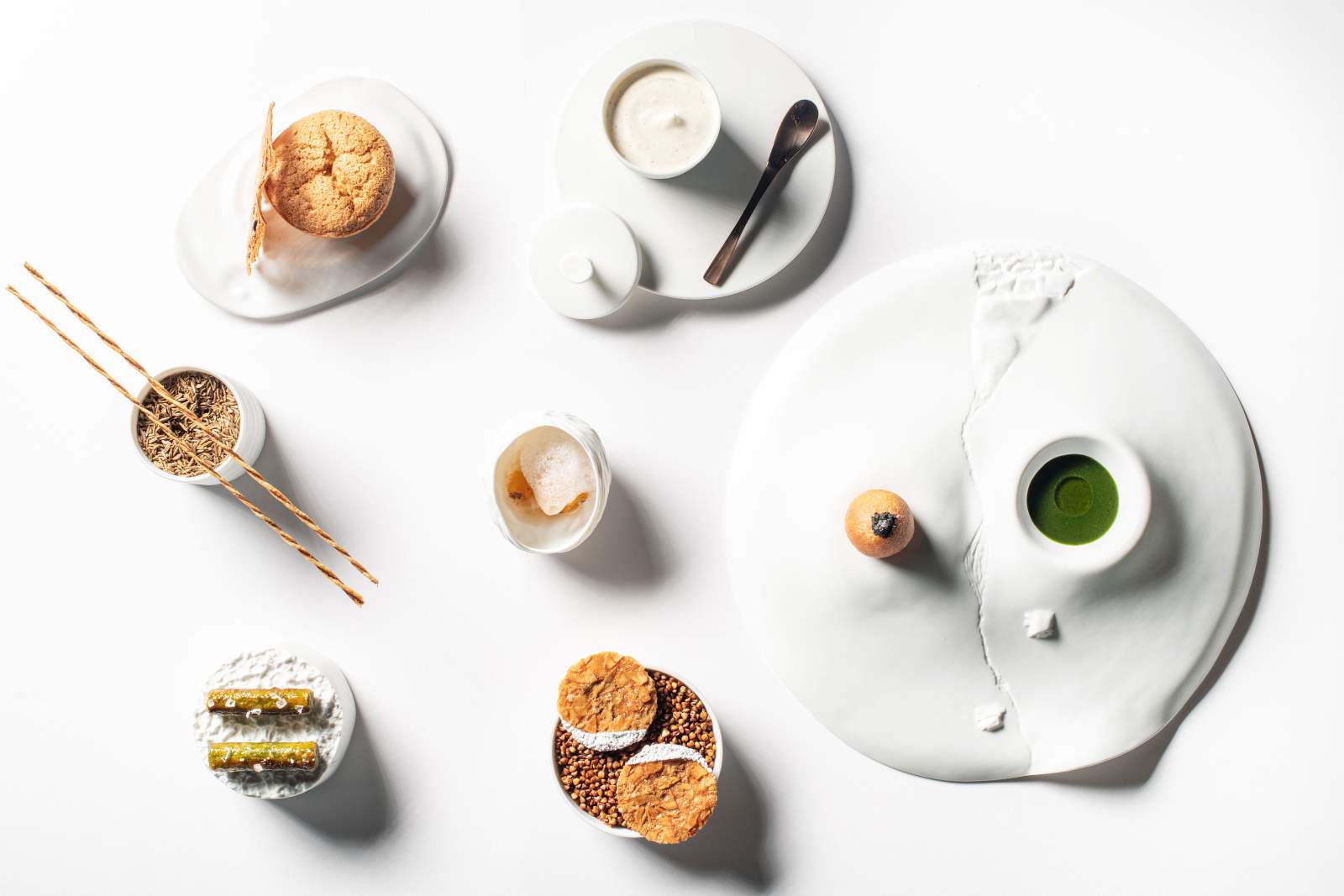 Le K2 Palace - Luxury ski hotel gallery image 6 showing alpine architecture, interior design, or mountain views