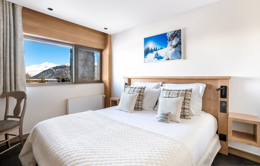 Annapurna - Luxury ski hotel gallery image 23 showing alpine architecture, interior design, or mountain views