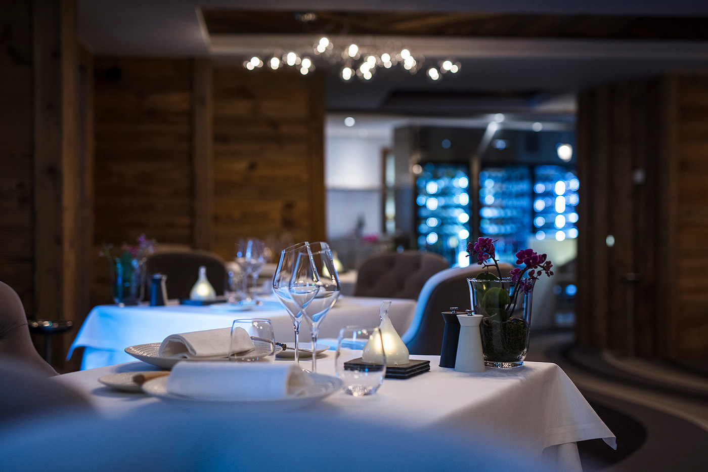 Au Cœur du Village - Luxury ski hotel gallery image 26 showing alpine architecture, interior design, or mountain views