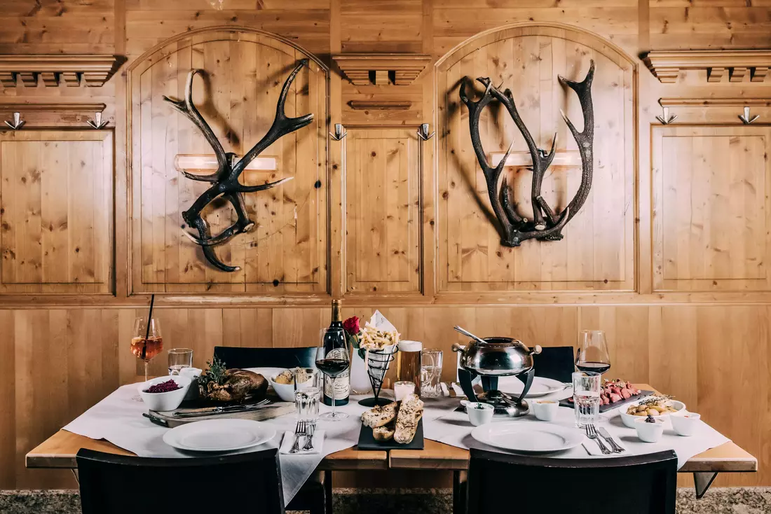 Elizabeth Arthotel - Luxury ski hotel gallery image 14 showing alpine architecture, interior design, or mountain views