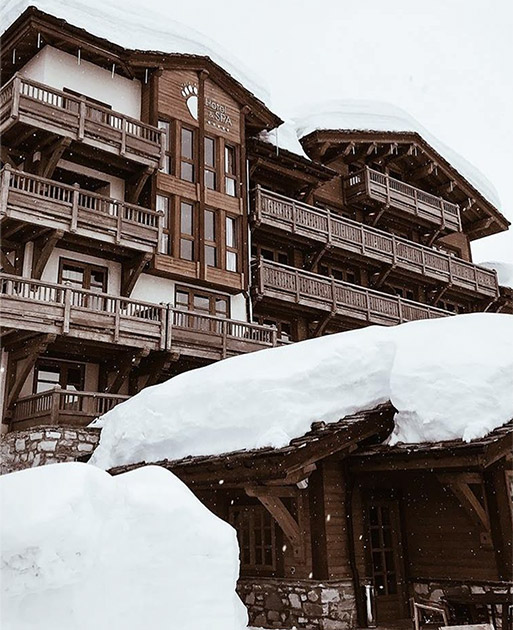 Les Barmes de l’Ours - Luxury ski hotel gallery image 2 showing alpine architecture, interior design, or mountain views
