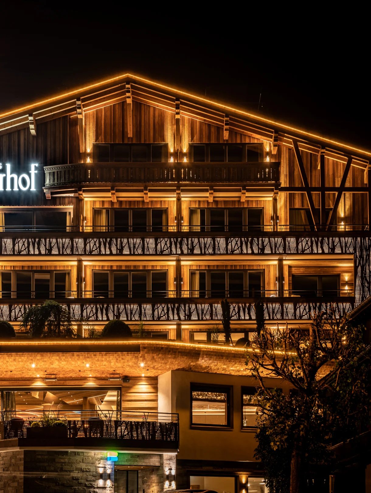 Hotel Alpin Spa Tuxerhof - Luxury ski hotel gallery image 12 showing alpine architecture, interior design, or mountain views