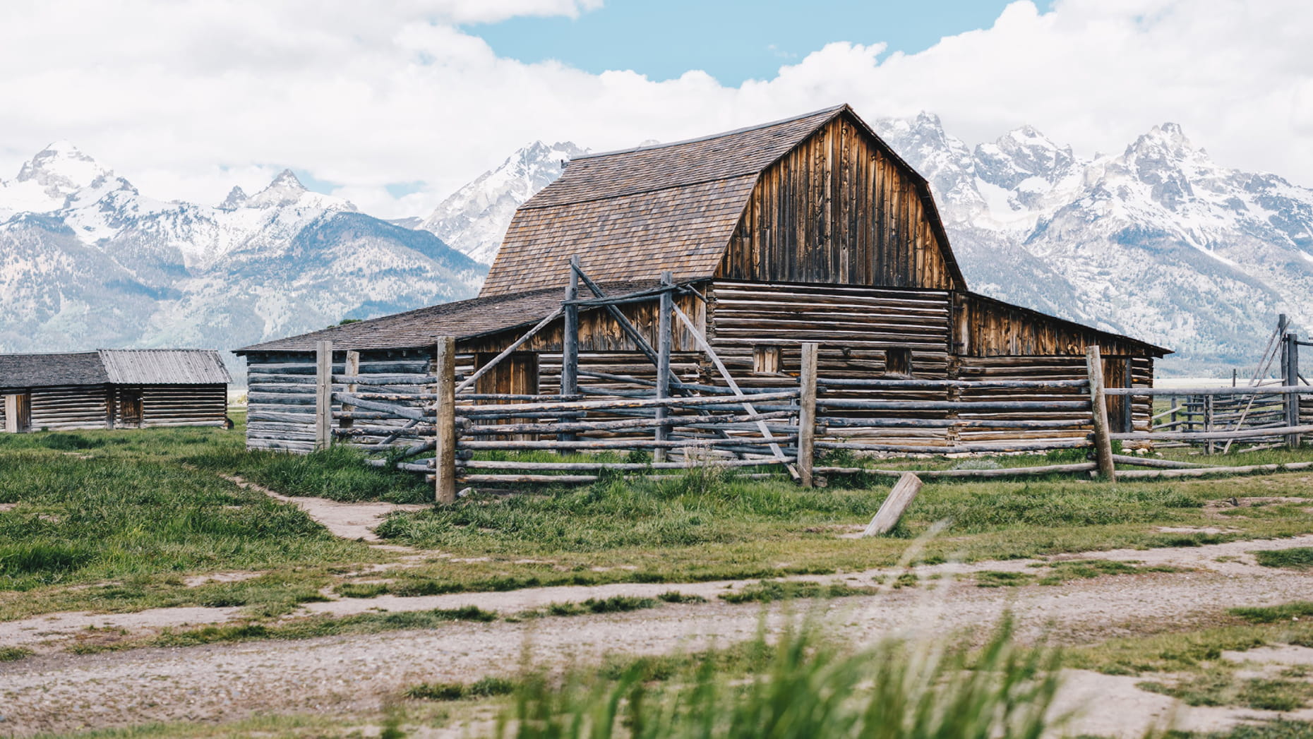 Four Seasons Jackson Hole - Luxury ski hotel gallery image 9 showing alpine architecture, interior design, or mountain views
