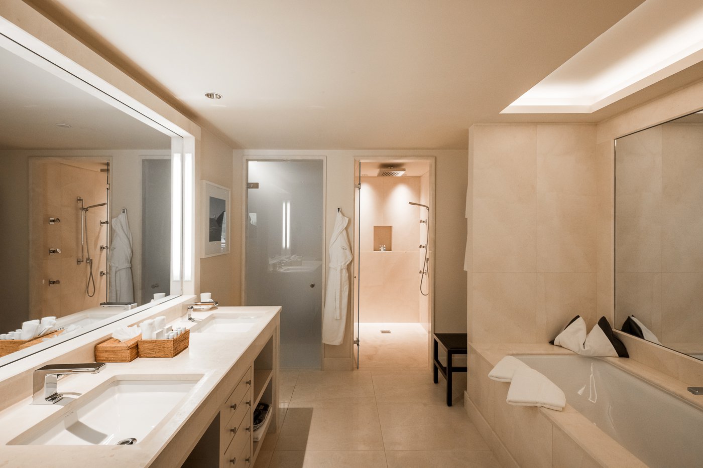 Aurelio Hotel - Luxury ski hotel gallery image 6 showing alpine architecture, interior design, or mountain views