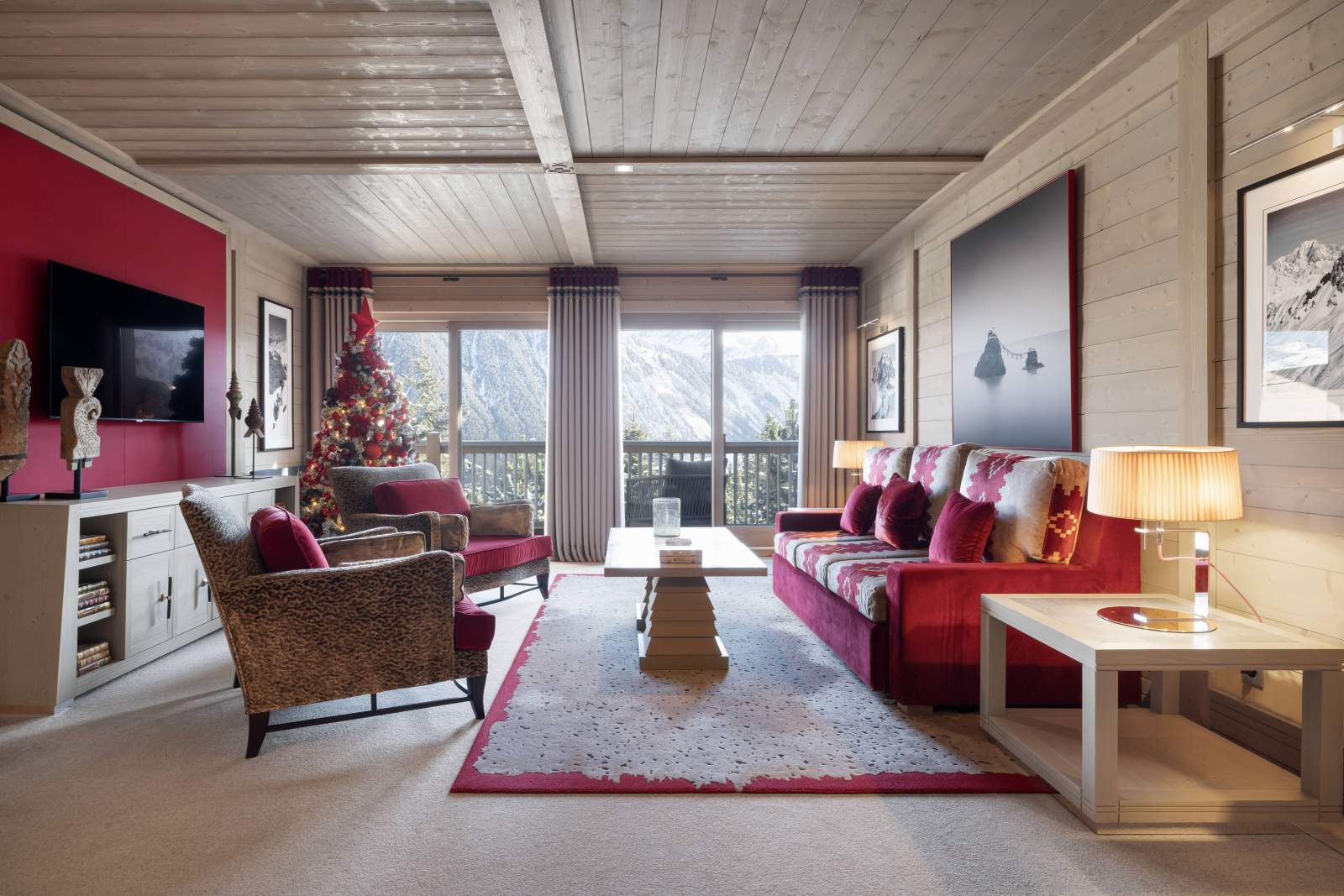 Le K2 Palace - Luxury ski hotel gallery image 14 showing alpine architecture, interior design, or mountain views