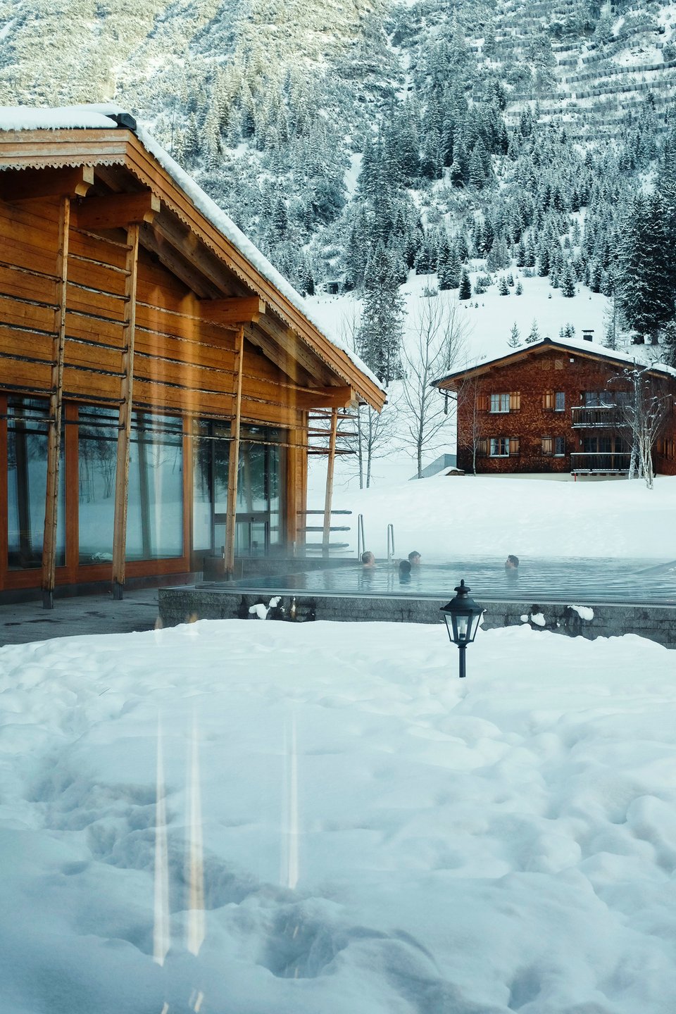 Post Lech Arlberg - Luxury ski hotel gallery image 15 showing alpine architecture, interior design, or mountain views