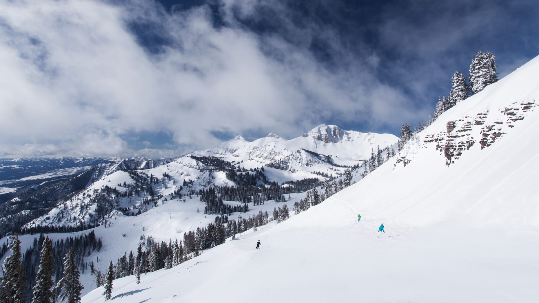 Four Seasons Jackson Hole - Luxury ski hotel gallery image 8 showing alpine architecture, interior design, or mountain views