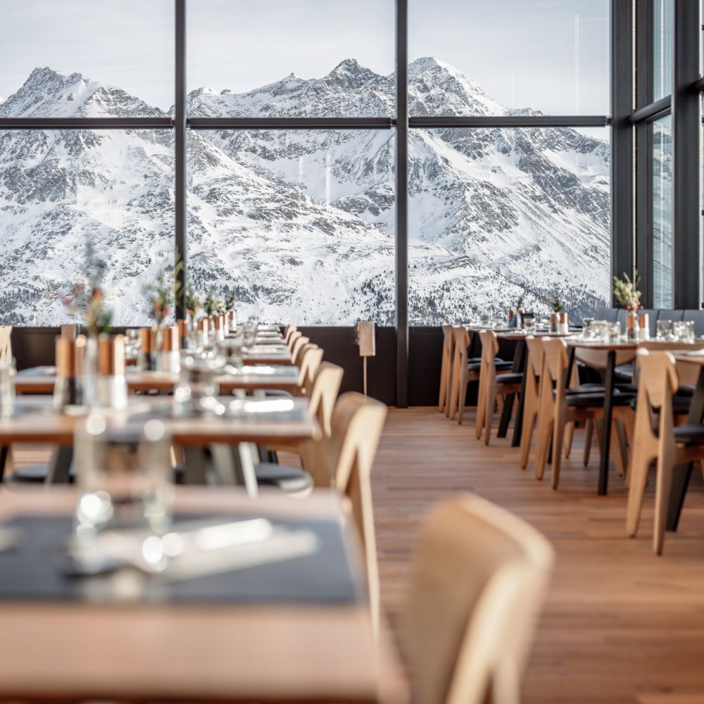 Das Central - Luxury ski hotel gallery image 10 showing alpine architecture, interior design, or mountain views