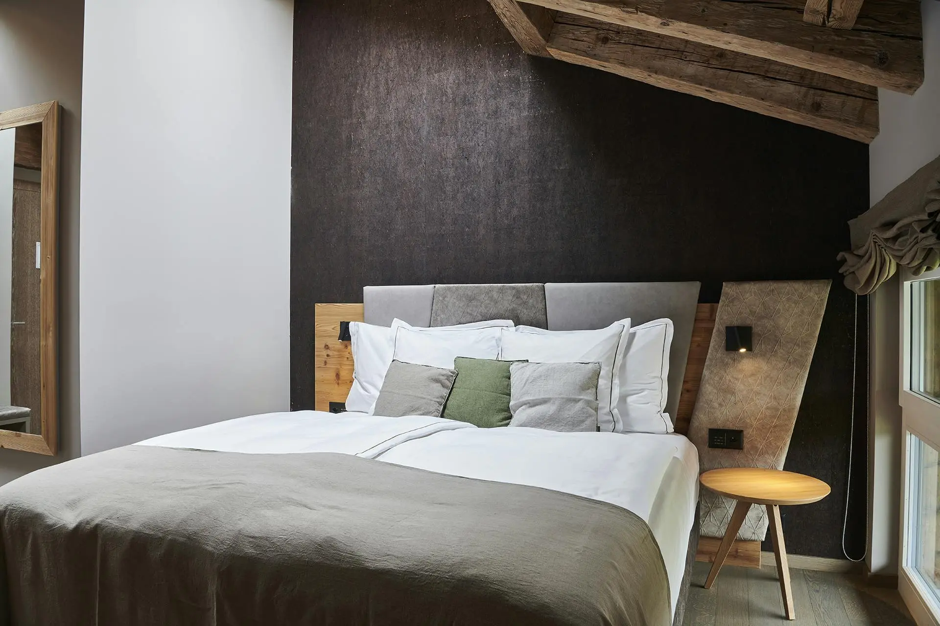 Boutique Hotel Matthiol - Luxury ski hotel gallery image 11 showing alpine architecture, interior design, or mountain views