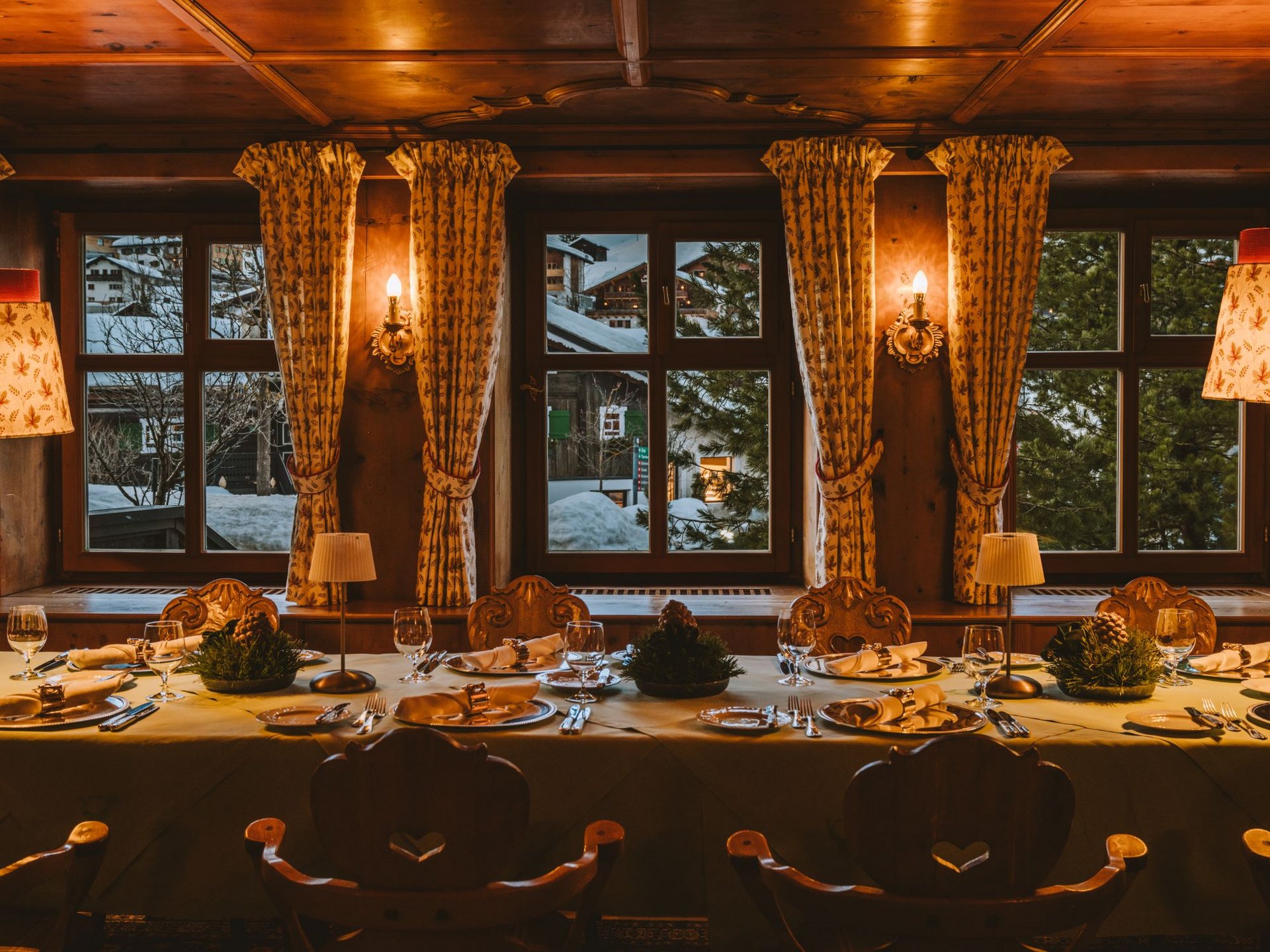 Post Lech Arlberg - Luxury ski hotel gallery image 17 showing alpine architecture, interior design, or mountain views