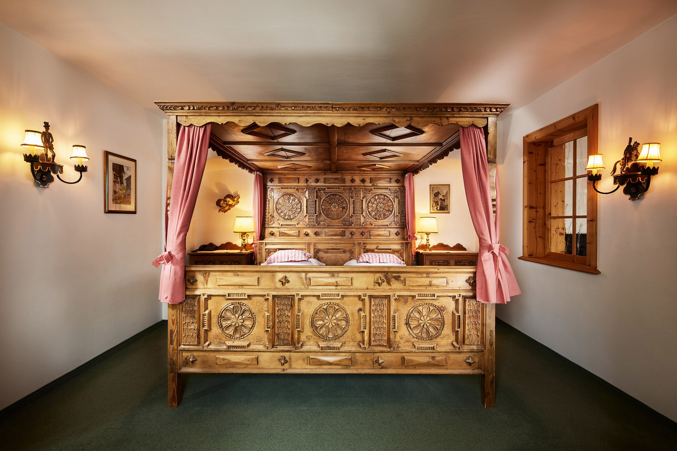 Post Lech Arlberg - Luxury ski hotel gallery image 8 showing alpine architecture, interior design, or mountain views