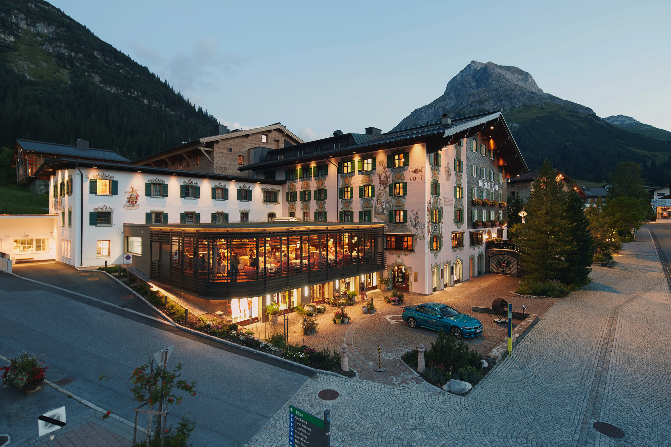 Post Lech Arlberg - Luxury ski hotel gallery image 26 showing alpine architecture, interior design, or mountain views