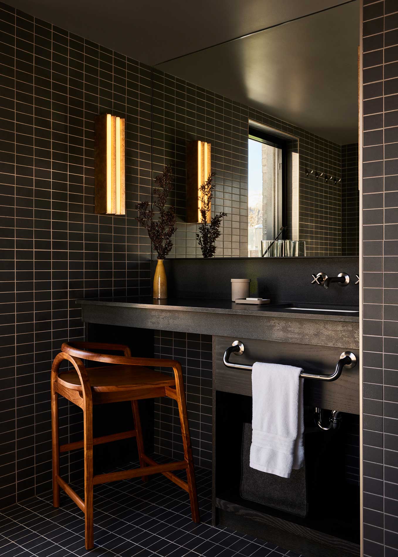 Mollie Aspen - Luxury ski hotel gallery image 18 showing alpine architecture, interior design, or mountain views