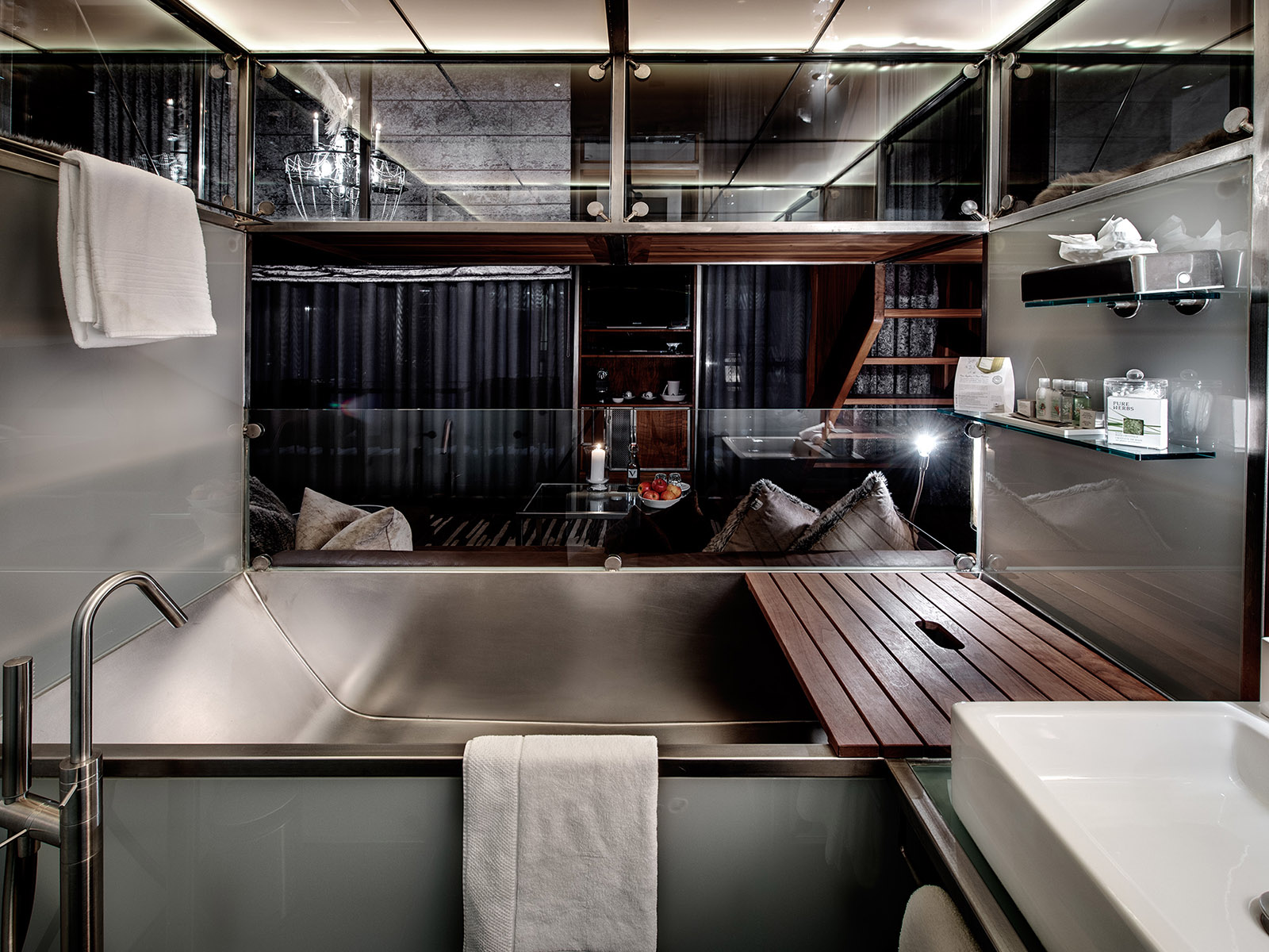 Backstage Hotel Vernissage - Luxury ski hotel gallery image 4 showing alpine architecture, interior design, or mountain views