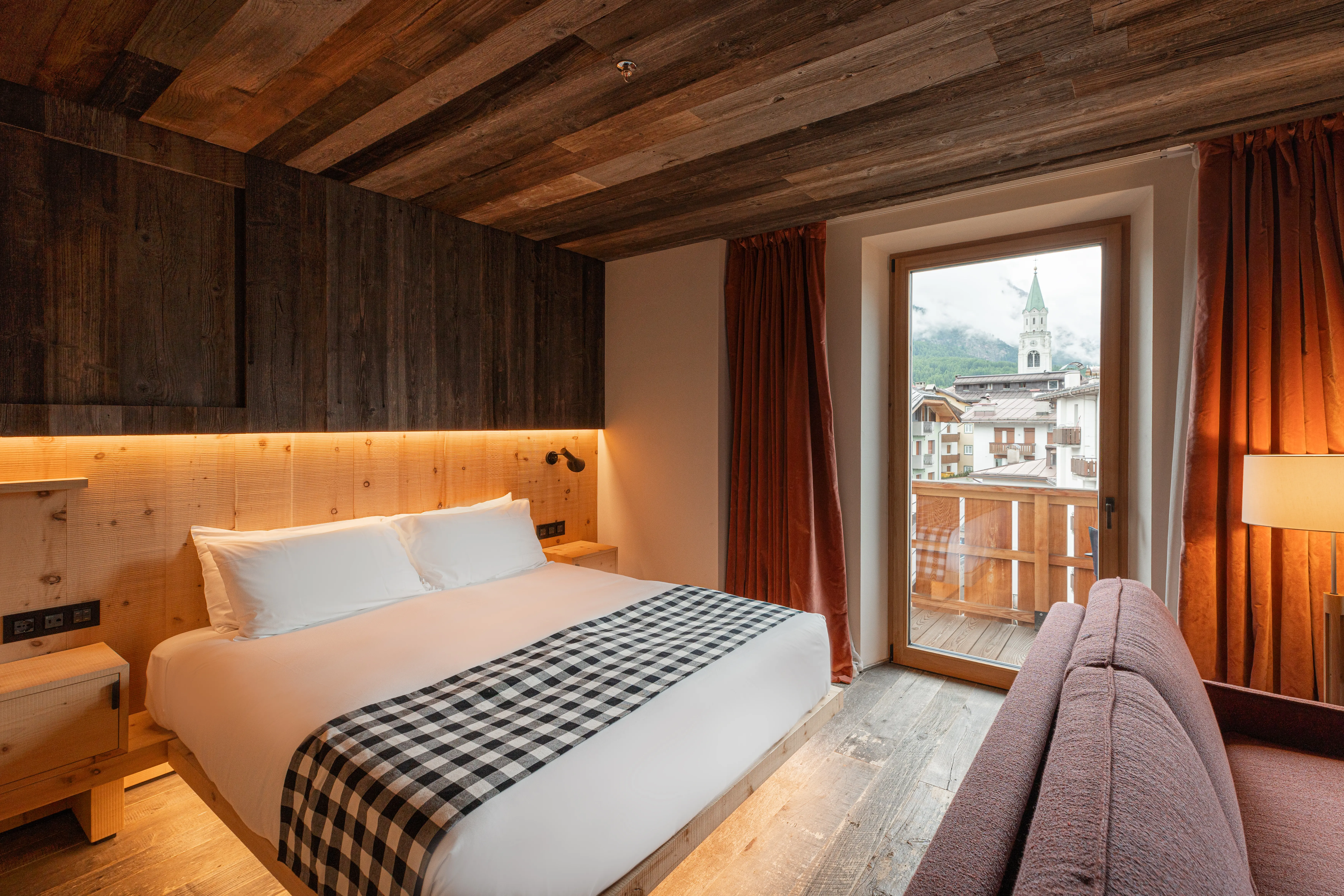 De LEN - Luxury ski hotel gallery image 14 showing alpine architecture, interior design, or mountain views