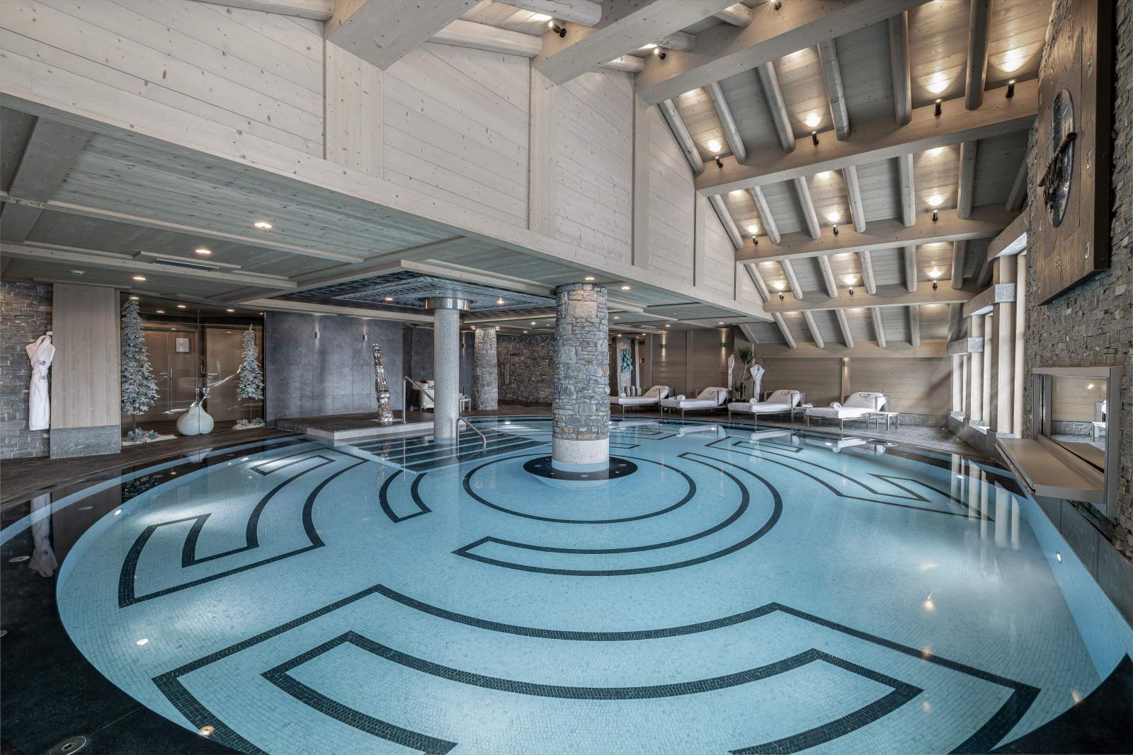 Le K2 Palace - Luxury ski hotel gallery image 15 showing alpine architecture, interior design, or mountain views