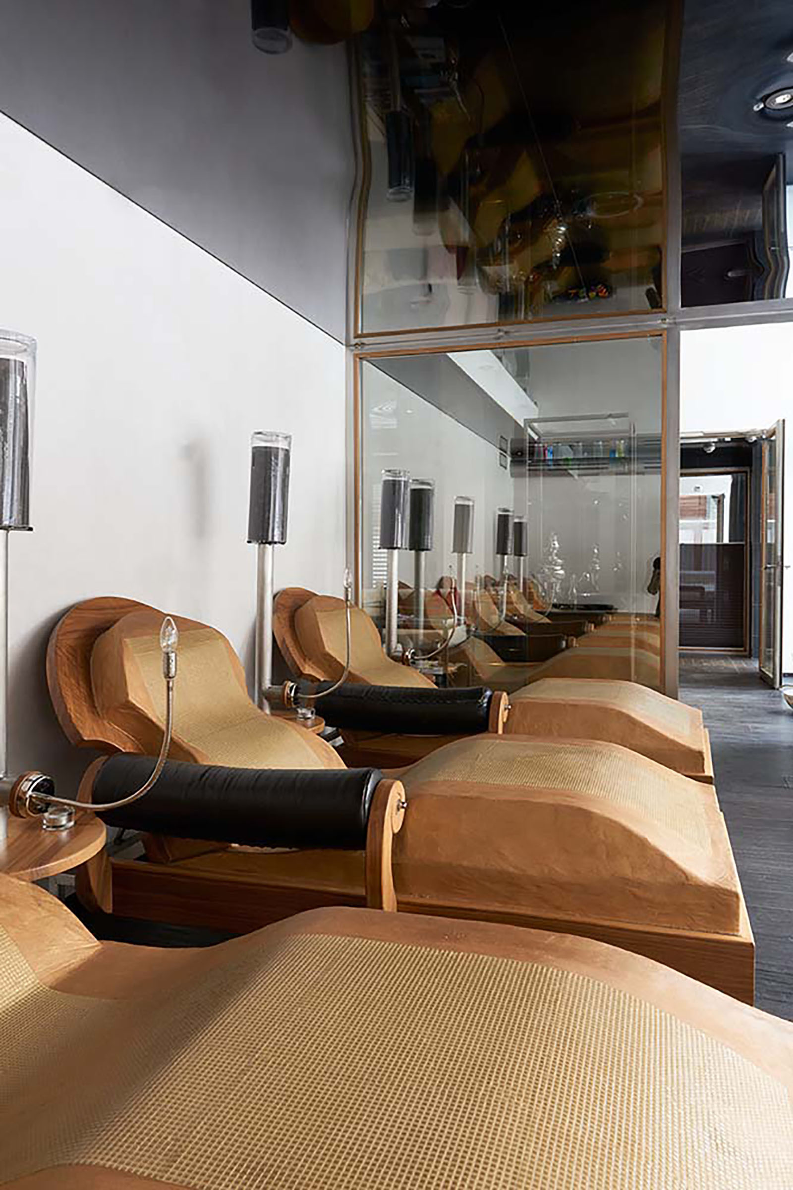 Backstage Hotel Vernissage - Luxury ski hotel gallery image 5 showing alpine architecture, interior design, or mountain views