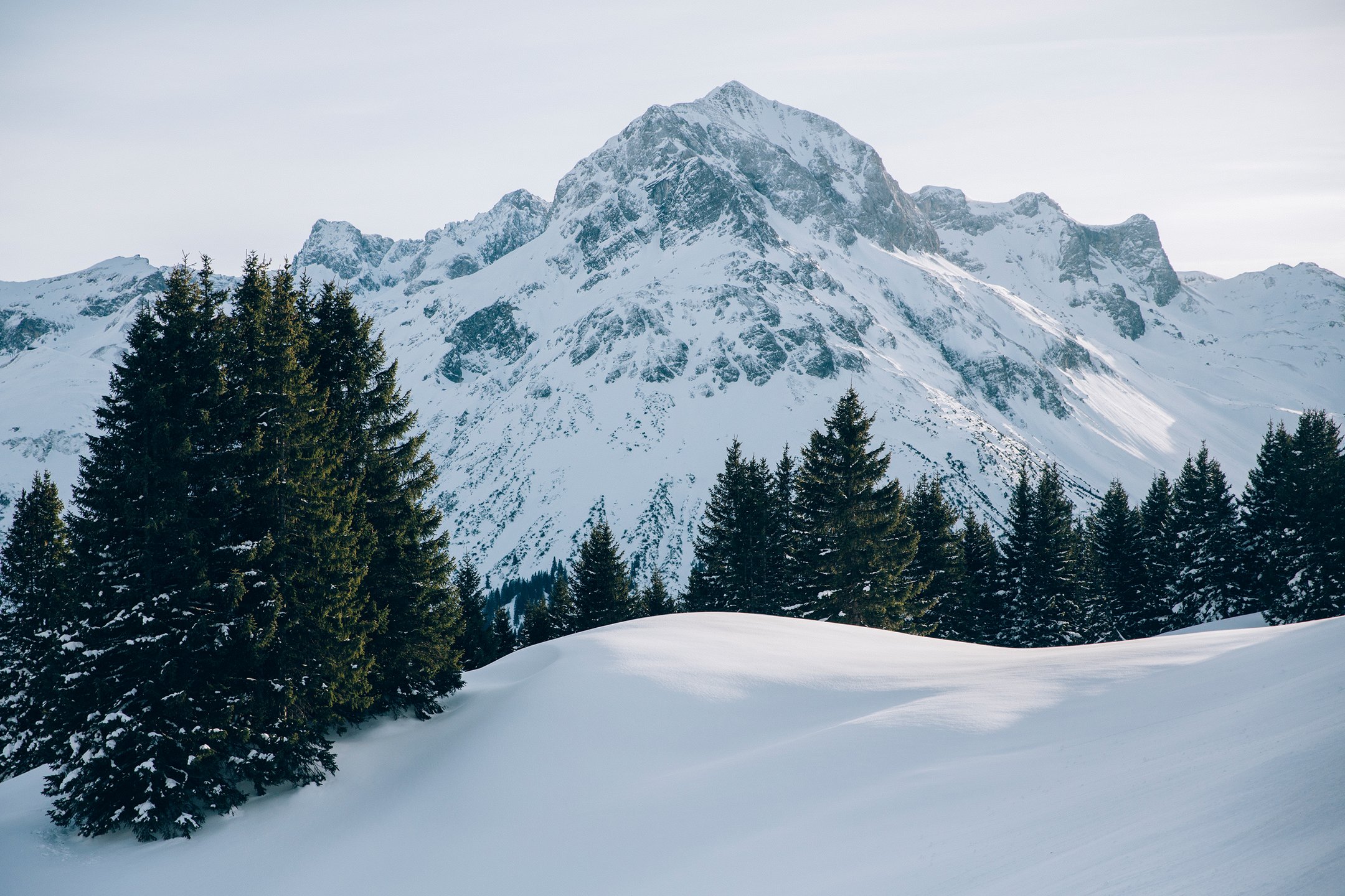 Post Lech Arlberg - Luxury ski hotel gallery image 13 showing alpine architecture, interior design, or mountain views