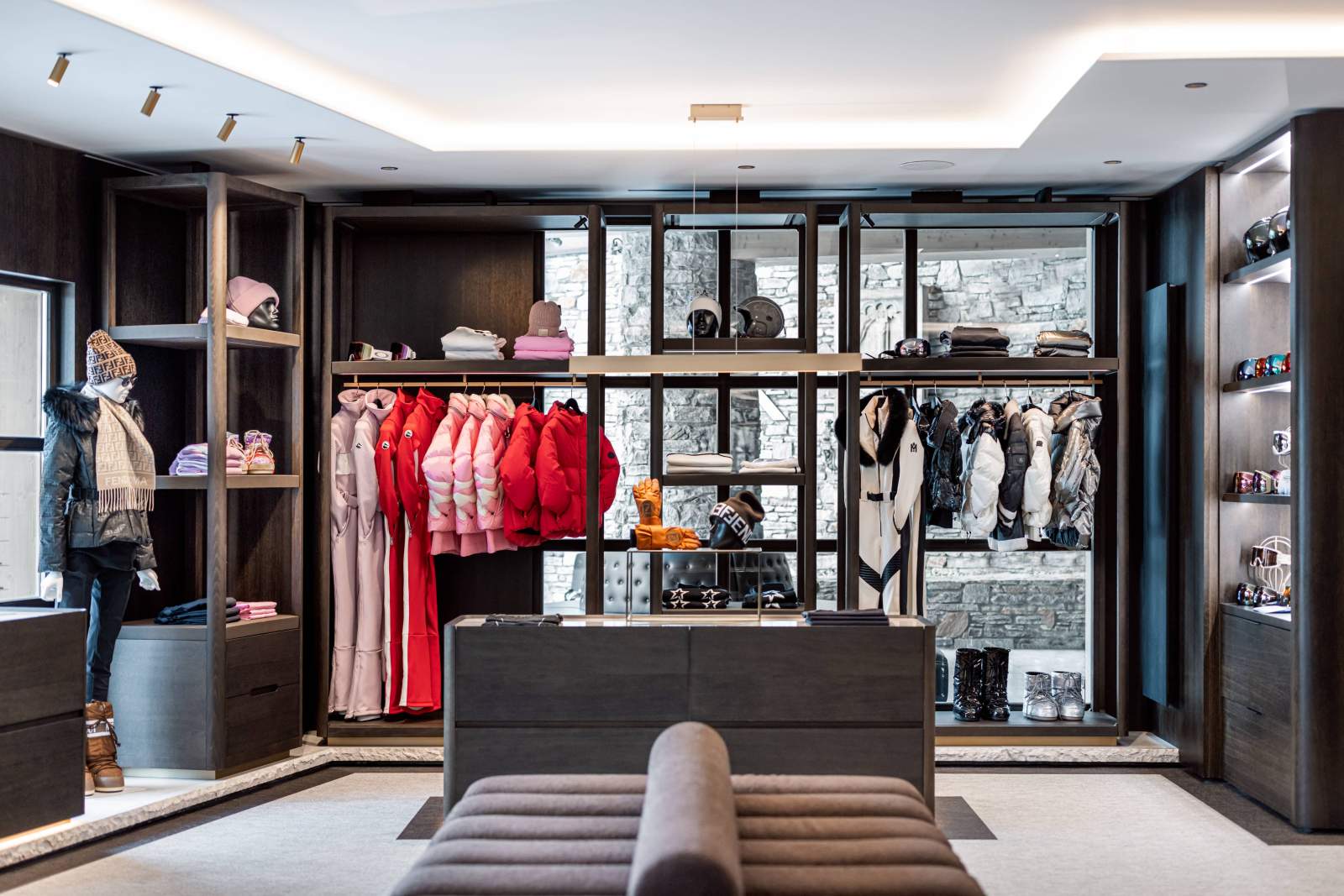 Le K2 Palace - Luxury ski hotel gallery image 18 showing alpine architecture, interior design, or mountain views