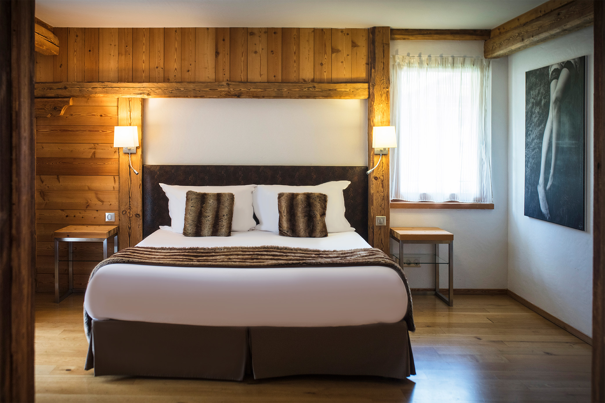 Au Cœur du Village - Luxury ski hotel gallery image 25 showing alpine architecture, interior design, or mountain views