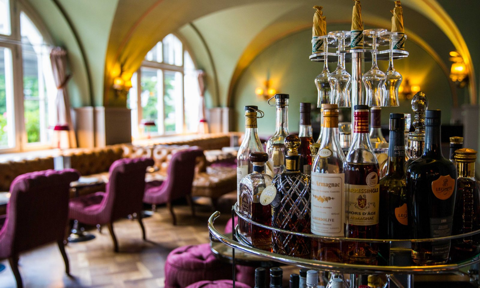 Le Grand Bellevue - Luxury ski hotel gallery image 22 showing alpine architecture, interior design, or mountain views