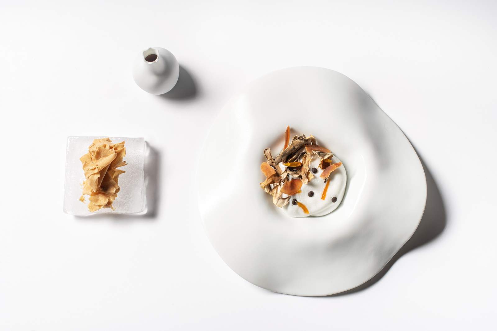 Le K2 Palace - Luxury ski hotel gallery image 7 showing alpine architecture, interior design, or mountain views