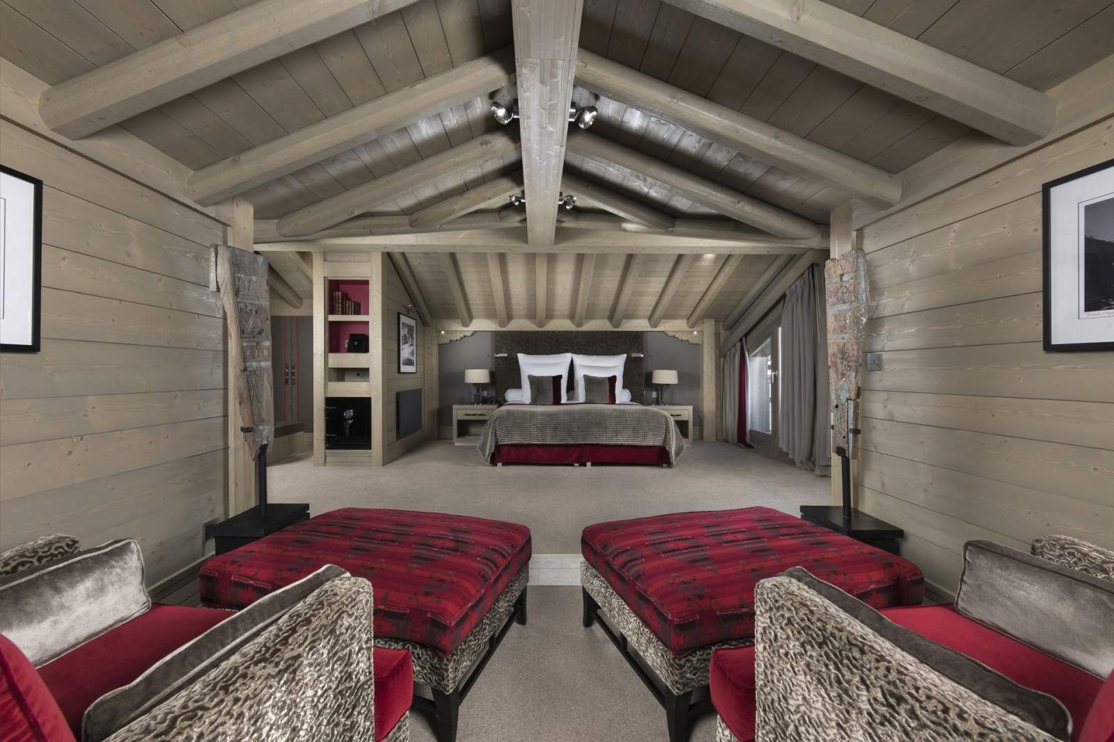 Le K2 Palace - Luxury ski hotel gallery image 5 showing alpine architecture, interior design, or mountain views