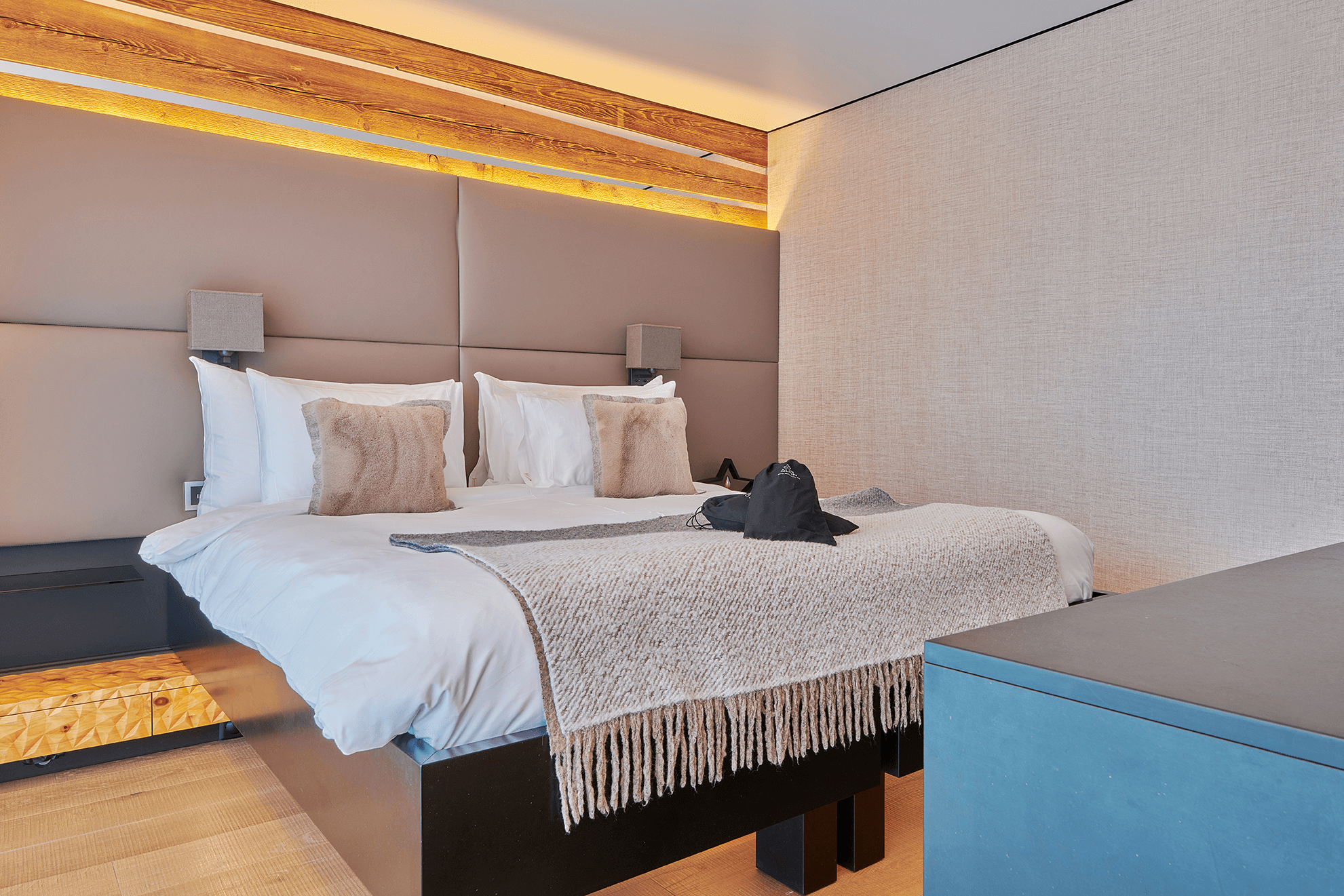 Au Club Alpin - Luxury ski hotel gallery image 18 showing alpine architecture, interior design, or mountain views