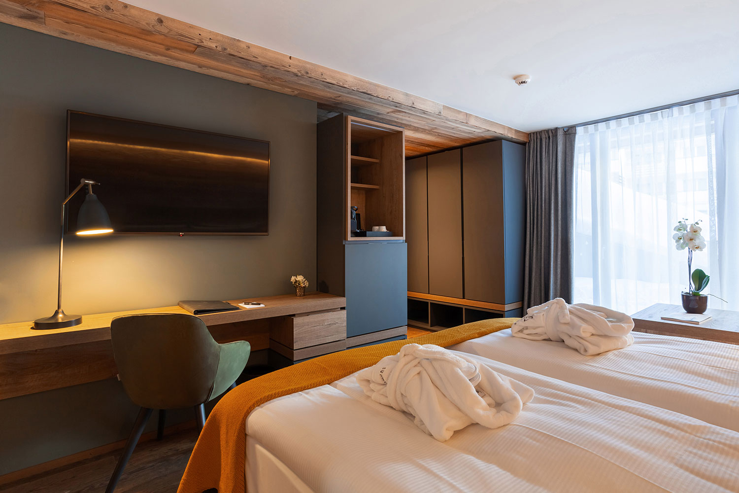 22 SUMMITS Boutique Hotel - Luxury ski hotel gallery image 4 showing alpine architecture, interior design, or mountain views