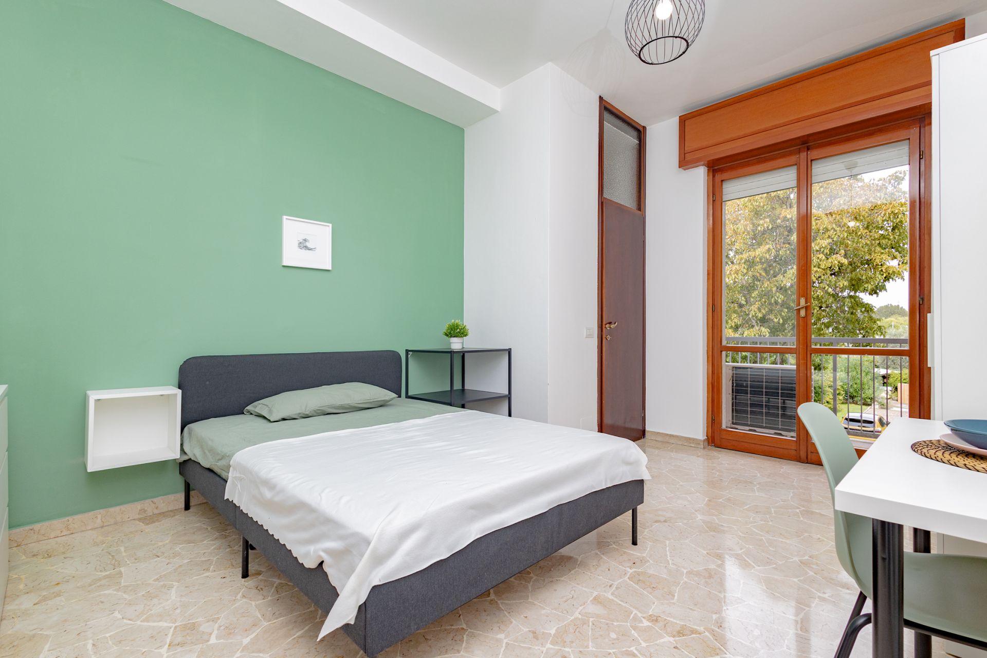 Stanza con cucina privata e balcone - M3 Affori