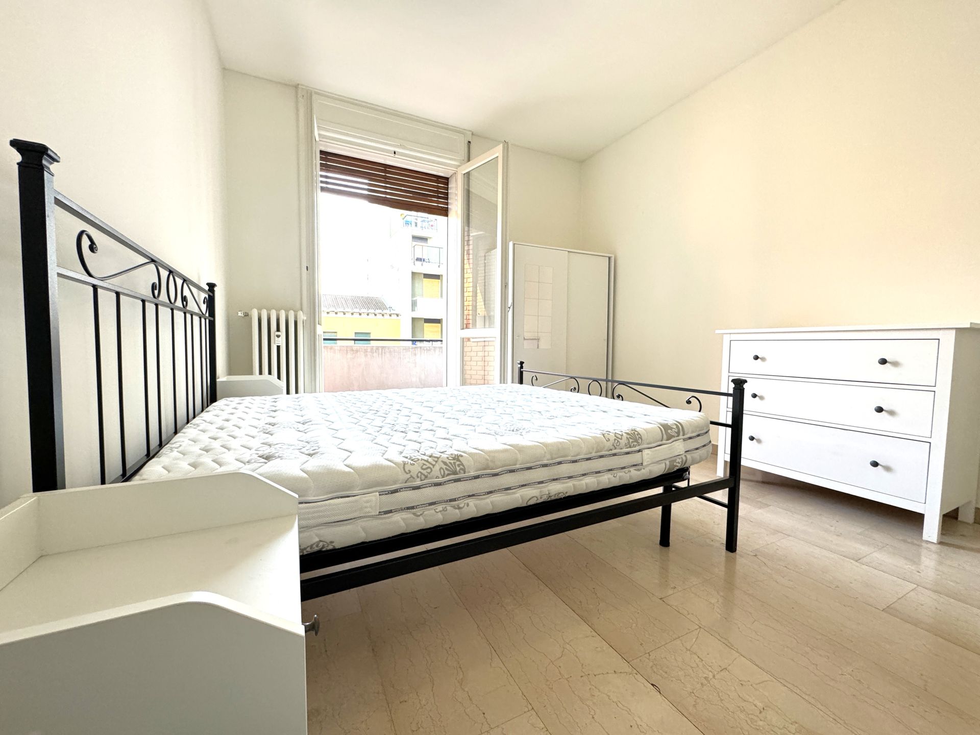 Stanza matrimoniale con balcone - Bovisa Politecnico