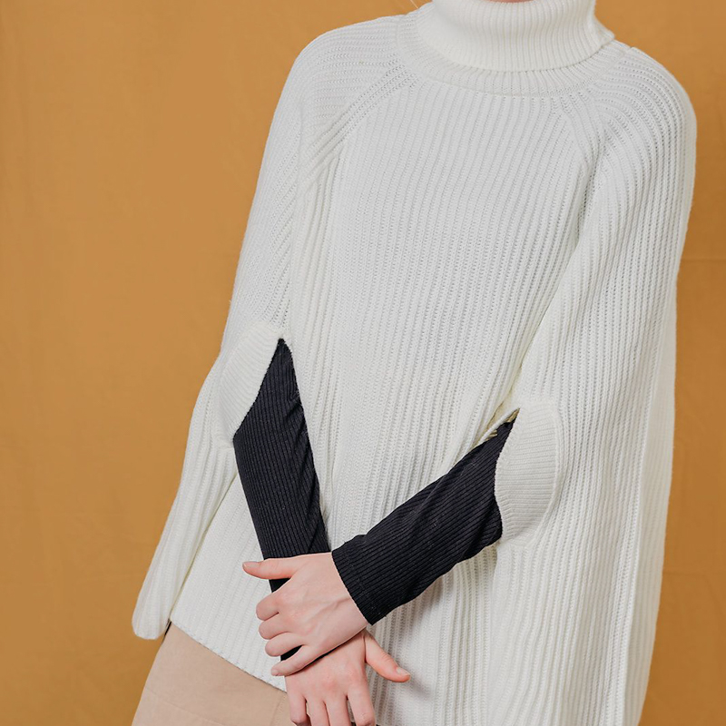 PONCHOS - Winter White & Black