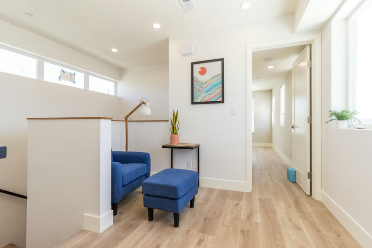 More Images - Image 7