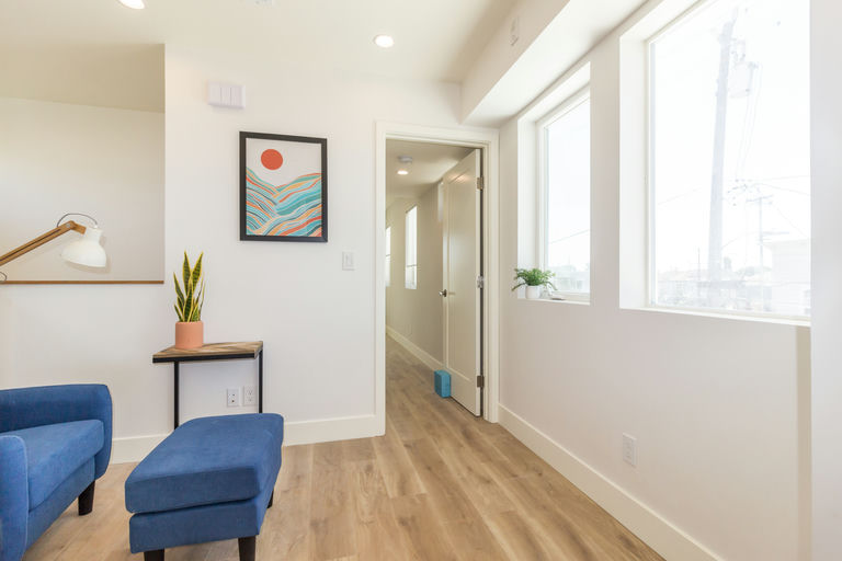 More Images - Image 6