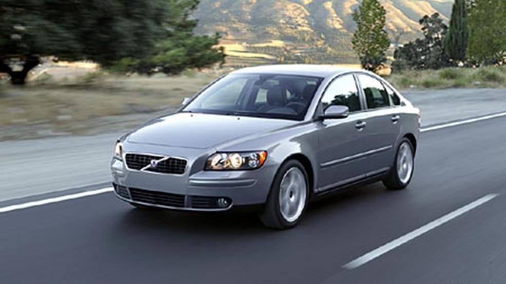 Volvo S40 Windshield Replacement & Repair Guide

