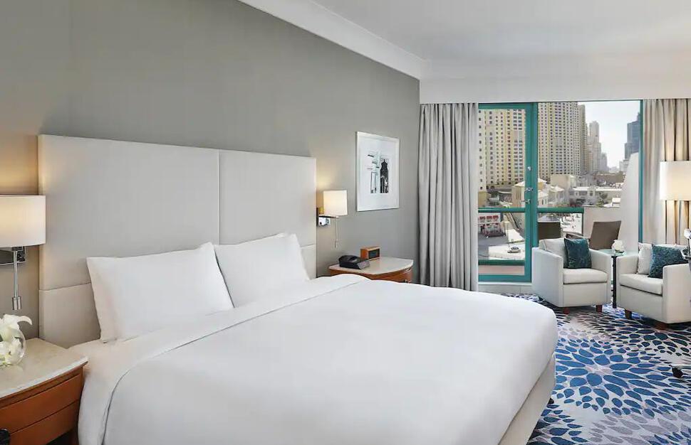Hilton-Dubai-Jumeirah-4.jpg