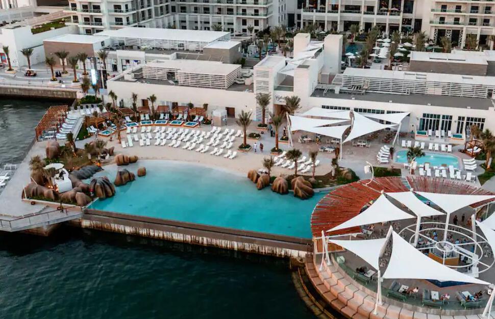 Hilton-Abu-Dhabi-Yas-Island-1.jpg