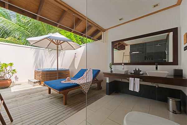Vilamendhoo-Resort-Spa-11.jpg