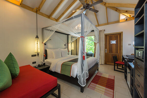 Vilamendhoo-Resort-Spa-4.jpg