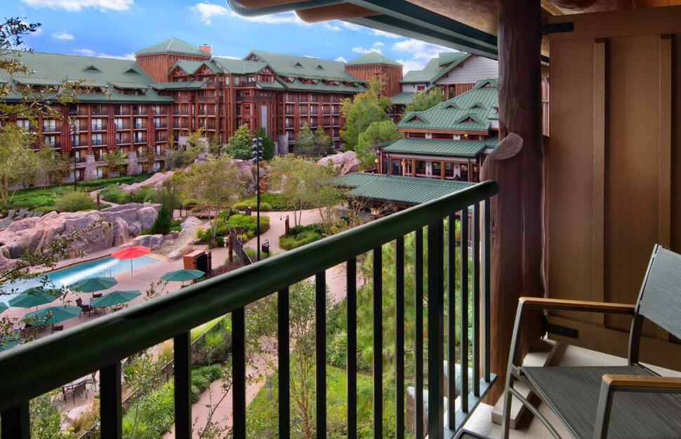 Disneys-Wilderness-Lodge-4.jpg