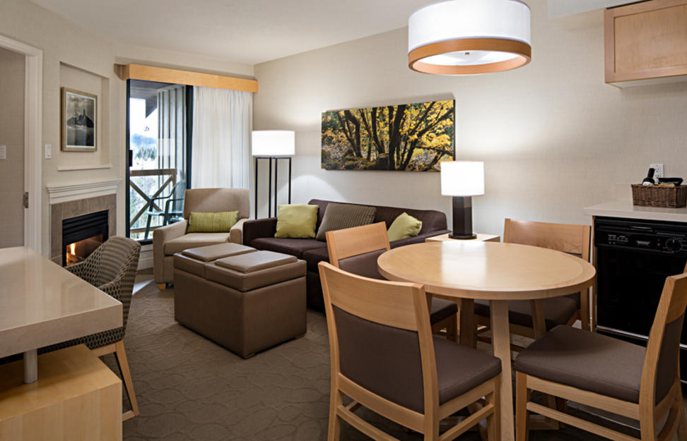 Delta-Whistler-Village-Suites-11.jpg